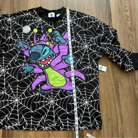 Walt Disney World Halloween Stitch Spirit Jersey Spider Web Large Glow Dark NEW - Picture 7 of 8